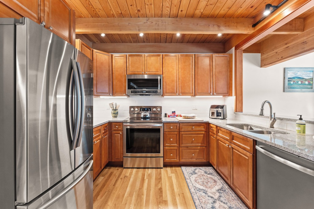Tennis Townhome #1321 : 2