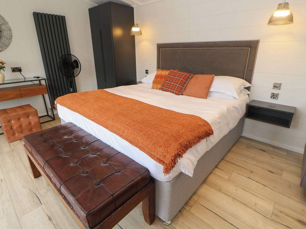 Bowes Hideaway