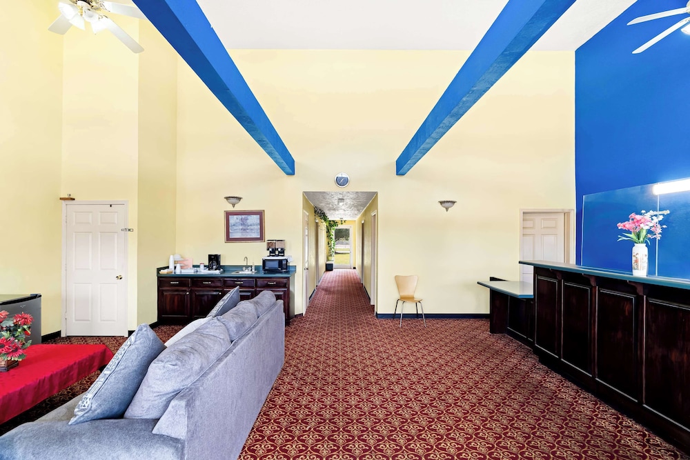 Americas Best Value Inn & Suites Mt. Pleasant view 2