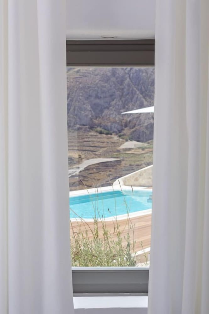 Kamini Santorini Luxury Villas
