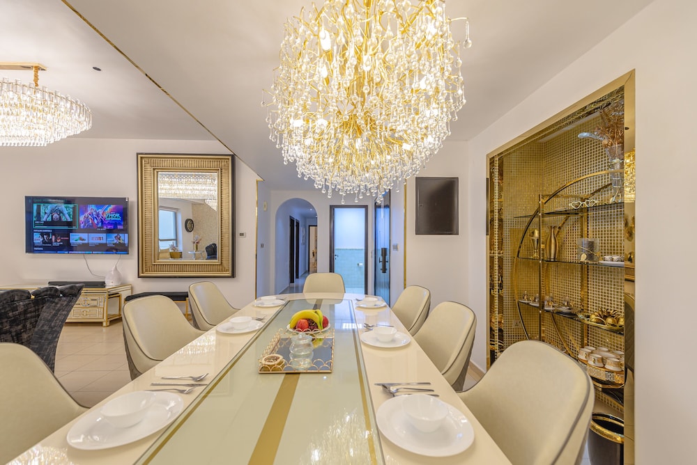 Marco Polo - Deluxe Waterfront Roomy Apt, Perfect for Groups