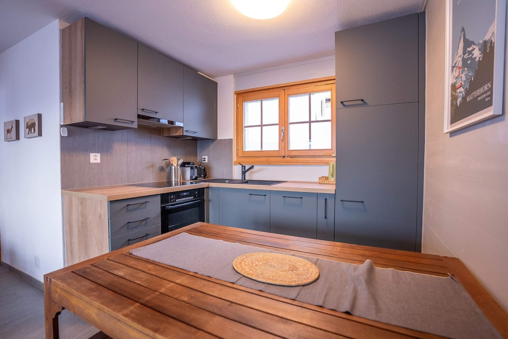 Stoa Apartment