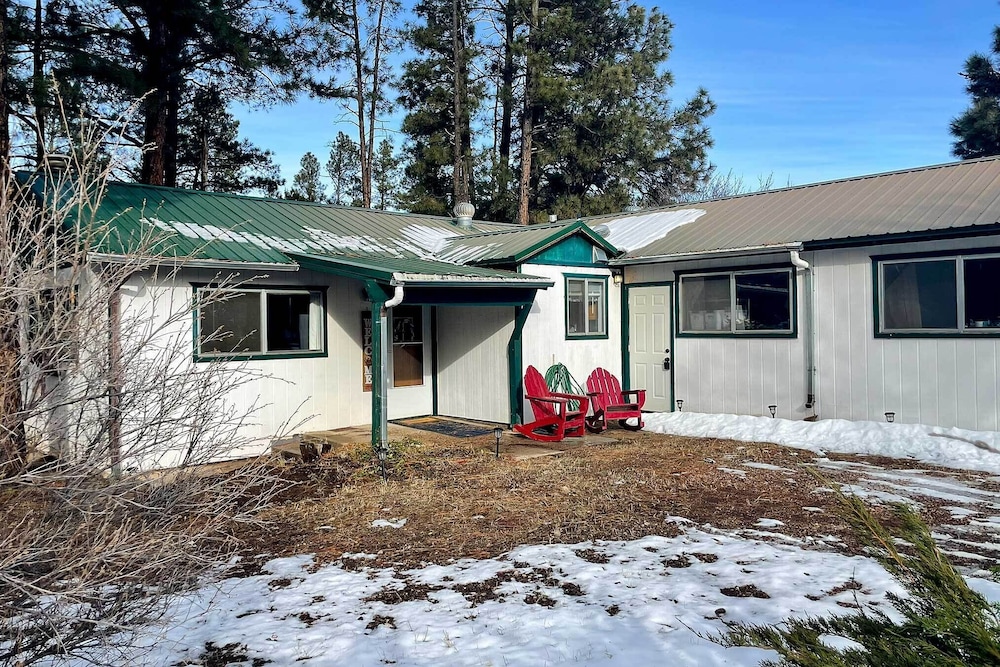 Near Fool Hollow Lake & Trails: Family Cabin view 3
