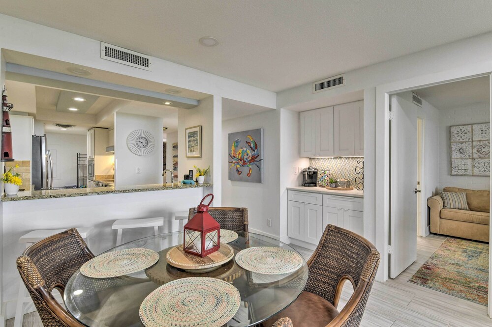 Port Aransas Condo: Community Perks, Walk to Beach view 4