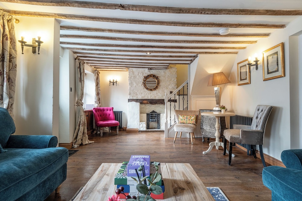 Eilmers Cottage Lovely 4BD in Malmesbury