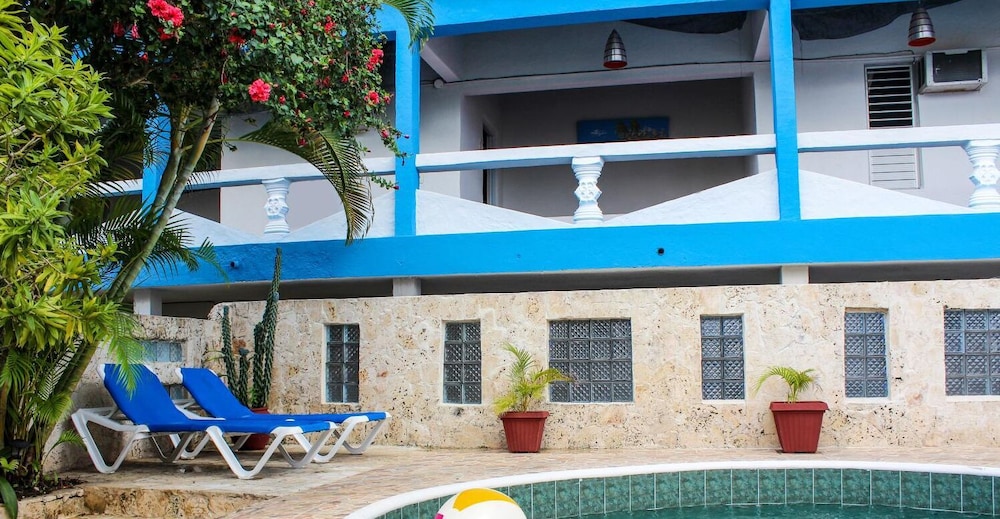 Hotel Tronco Inc