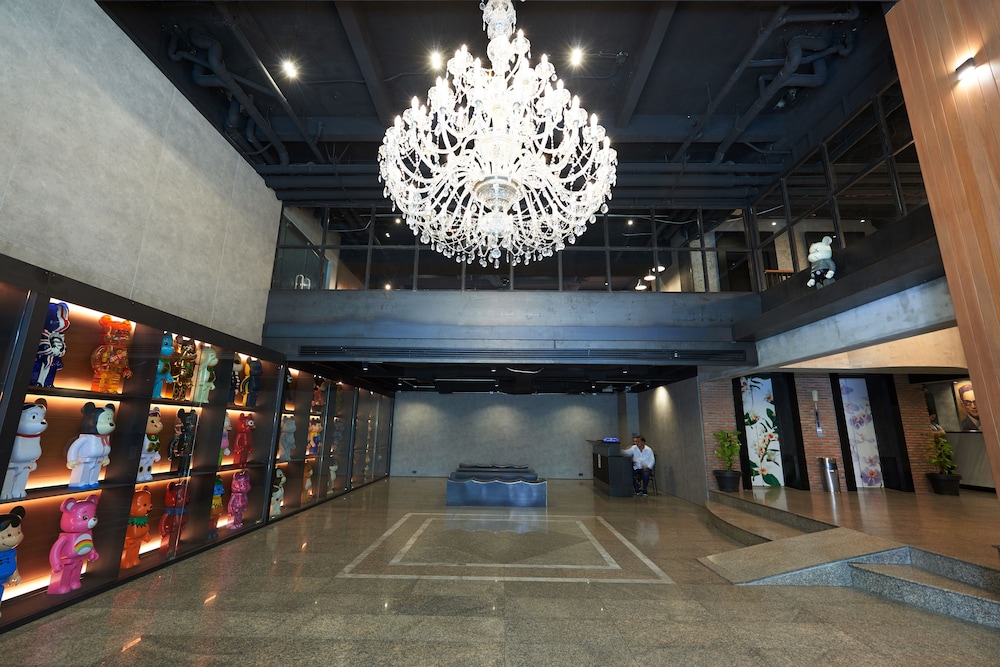 White Palace Bangkok 3