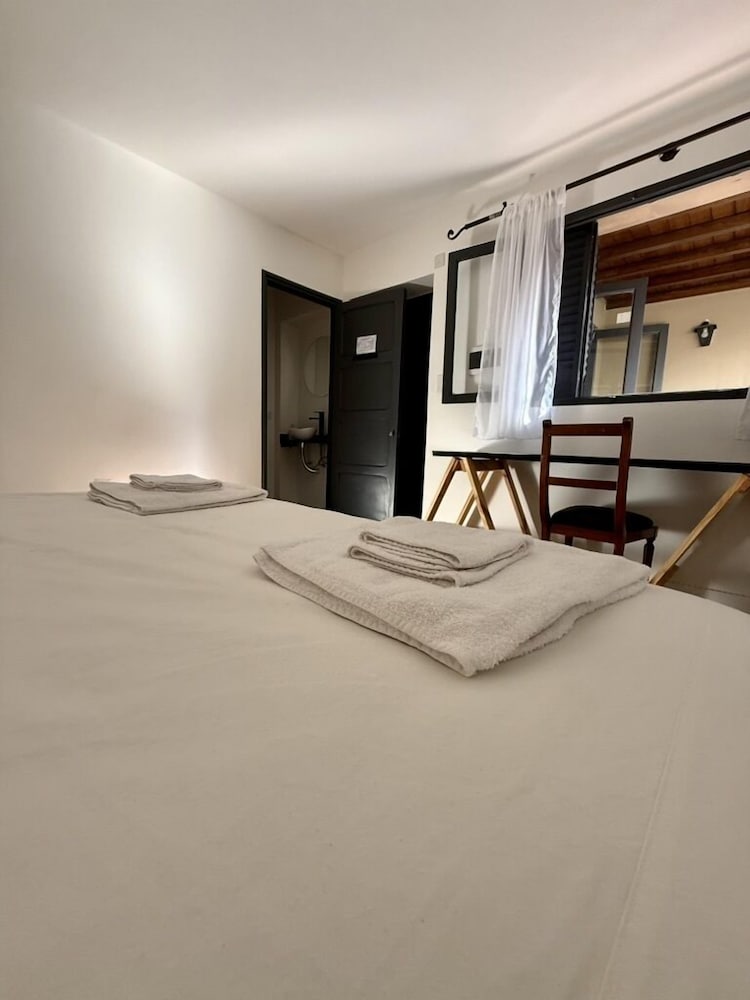Clivias Hostel