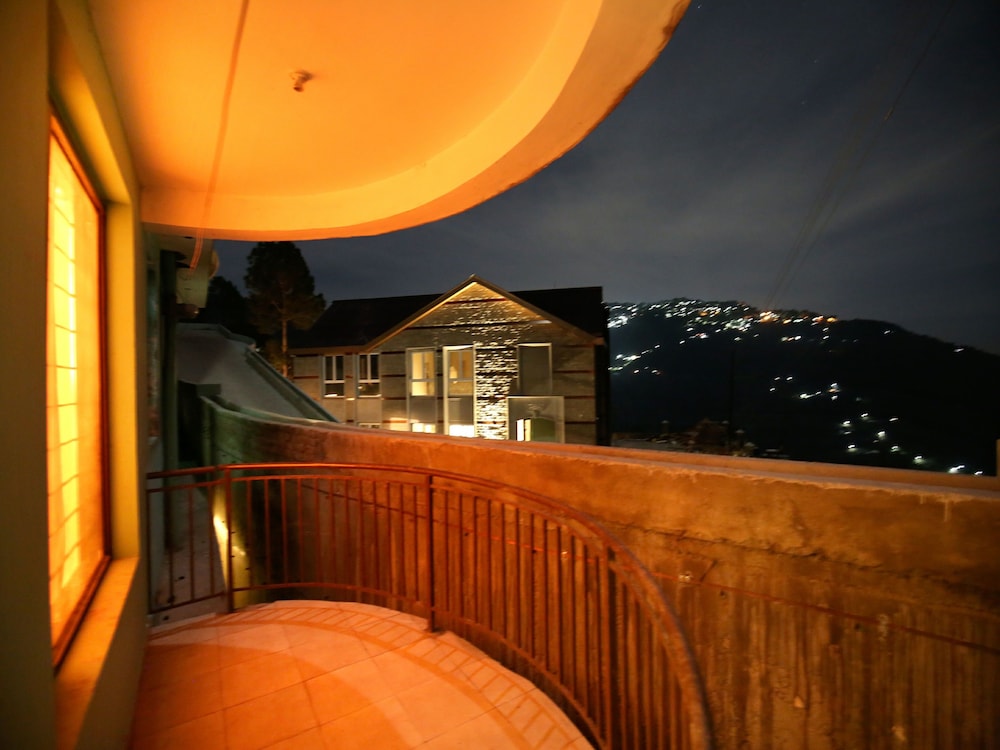 OYO 12223 Home Exotic Hill View Kasauli