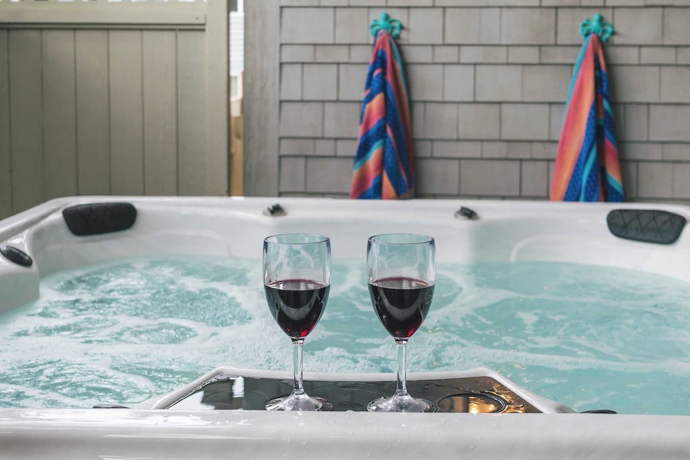 Sleeps 20 3 Cabins w/ Hot Tubs, Game Room, Fire Pit Dudley Trio by Avantstay