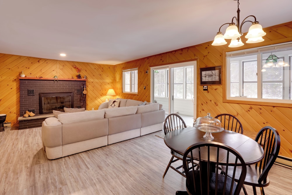 Riverfront Cabin w/ Hot Tub in Schroon Lake!