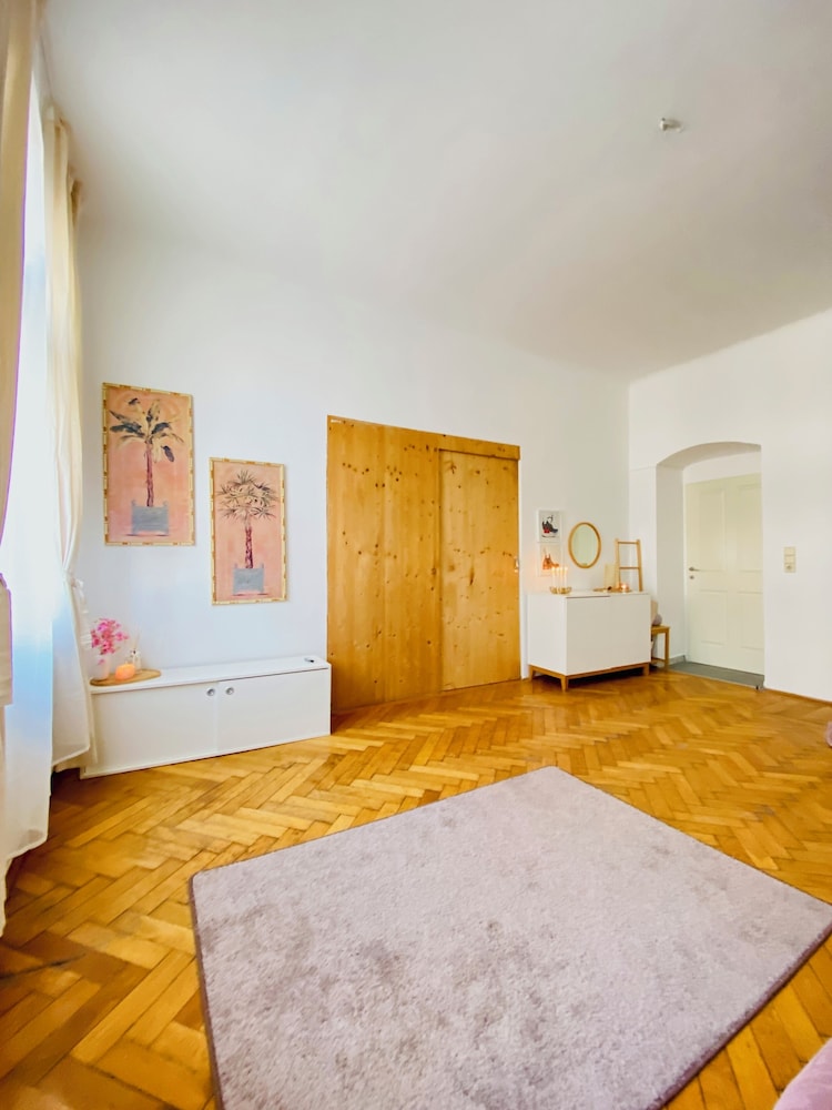 Cozy 2BR Apartment Near Westbahnhof