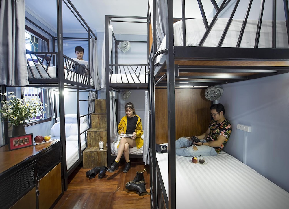 The Chi Novel Hostel