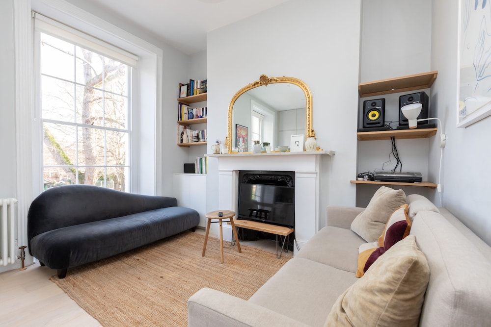 Beautiful and Light 1 Bedroom Flat Near Hackney Central