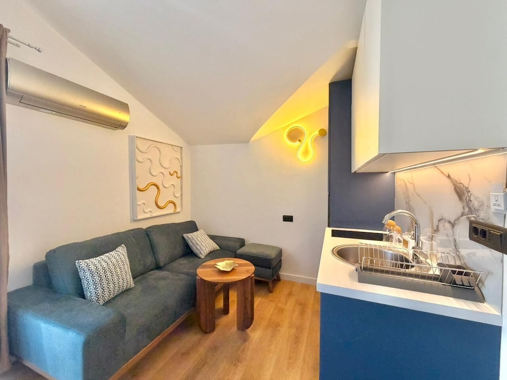 Lunamare Apartments