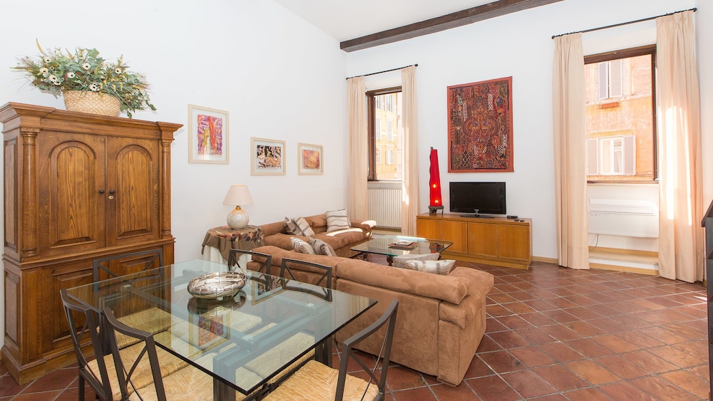 Rental in Rome Bovari