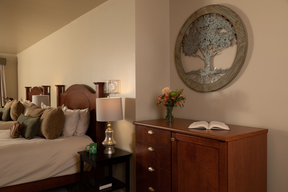 The Oakwood Inn Okoboji - Adults Only