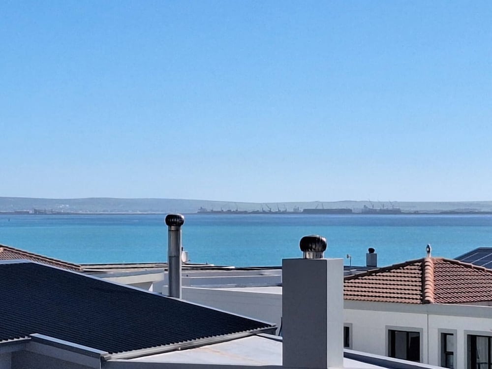 Seaside Retreat in Langebaan With Hot Tub and BBQ