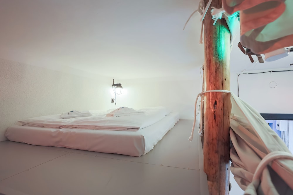 Stylish Apartment in Center by Renters view 2