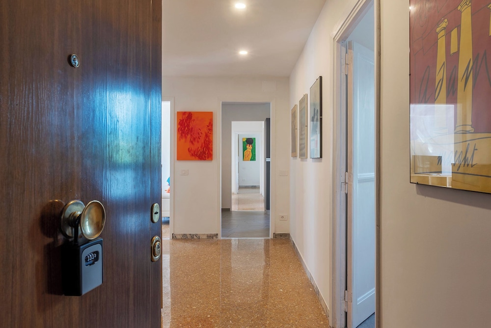 Spacious flat near to Central Rome
