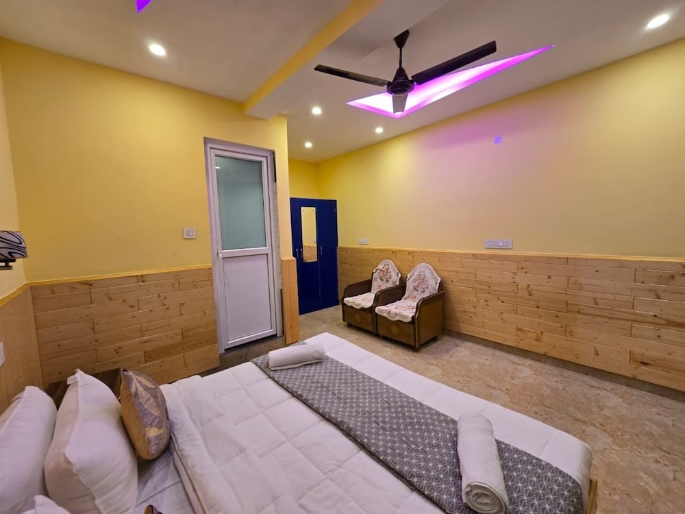 Aangan Royal Stay - Your Mountain Home in Dharamshala
