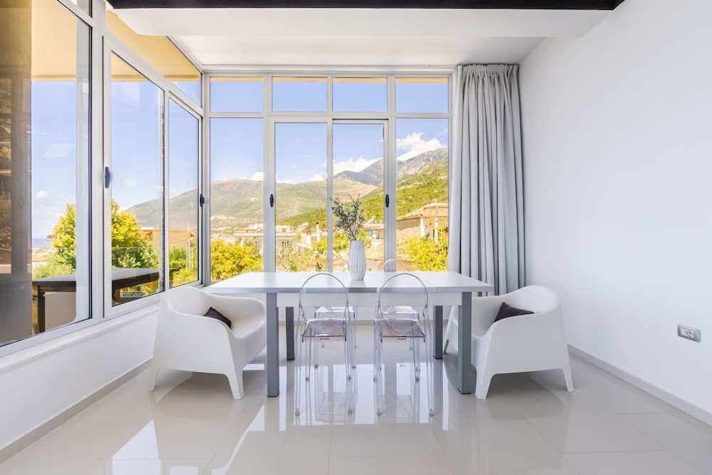 Villa Belle Azure in Gjilek