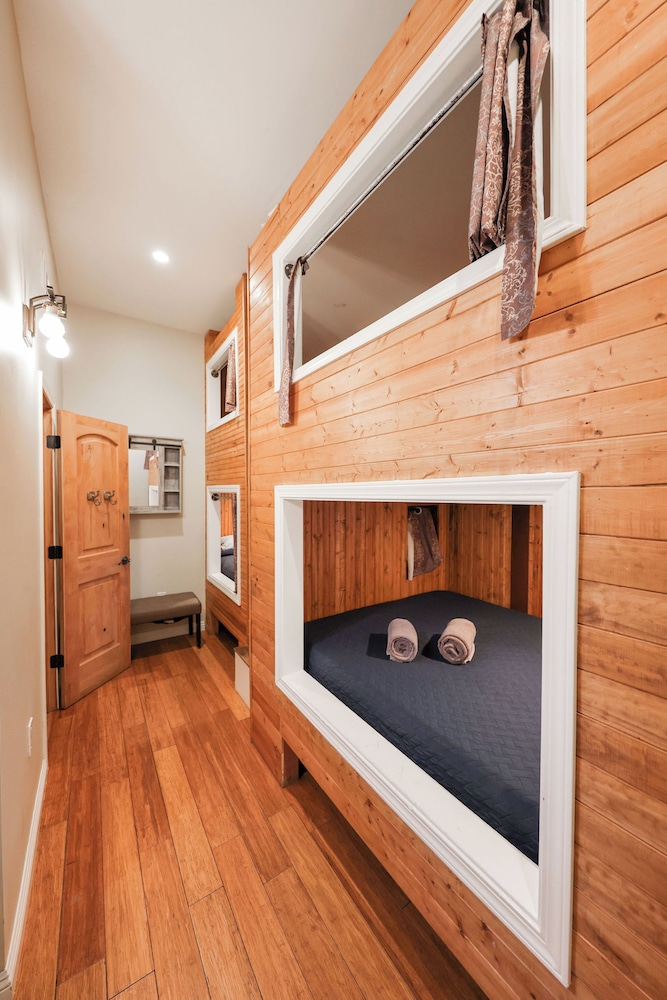 Bamboo Loft 6BR
