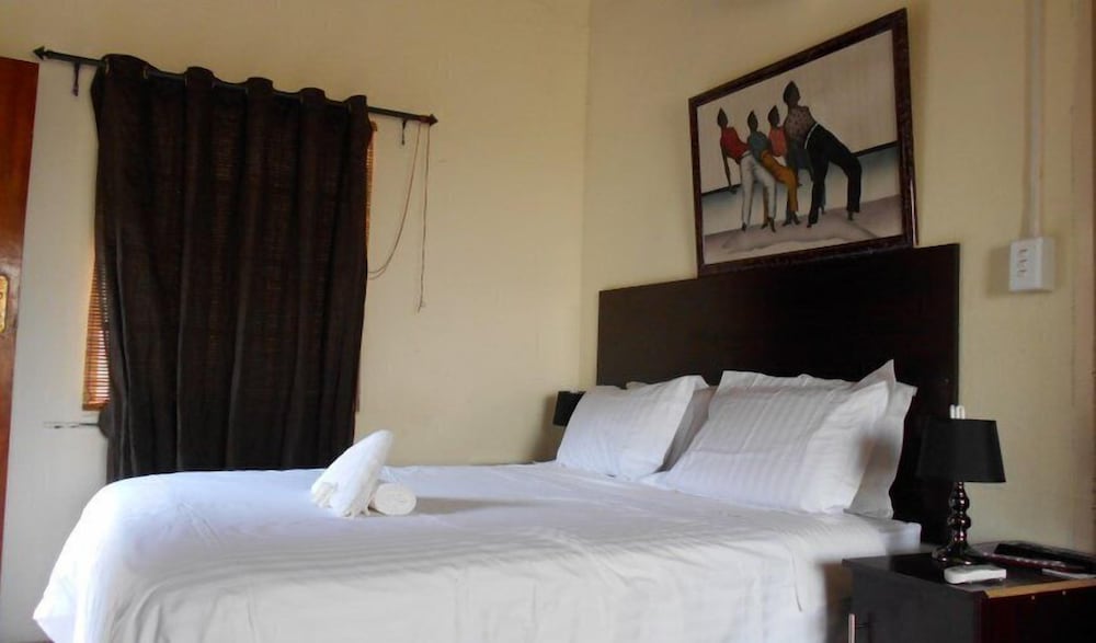 Nandi'S Guesthouse view 3