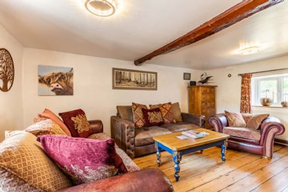 Host Stay Sand Pit Cottage