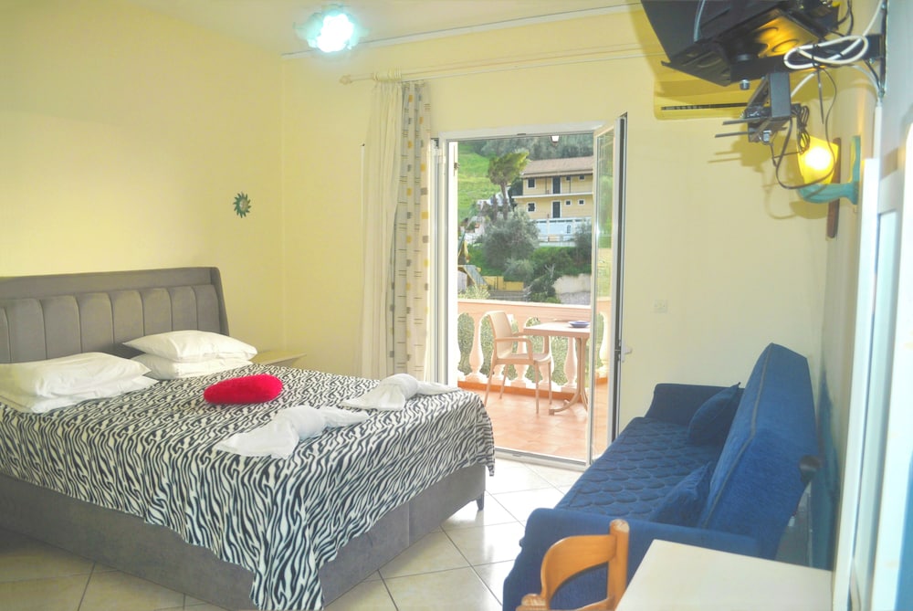 Holiday House Letta Very Quiet Location Agios Gordios Beach photo 3