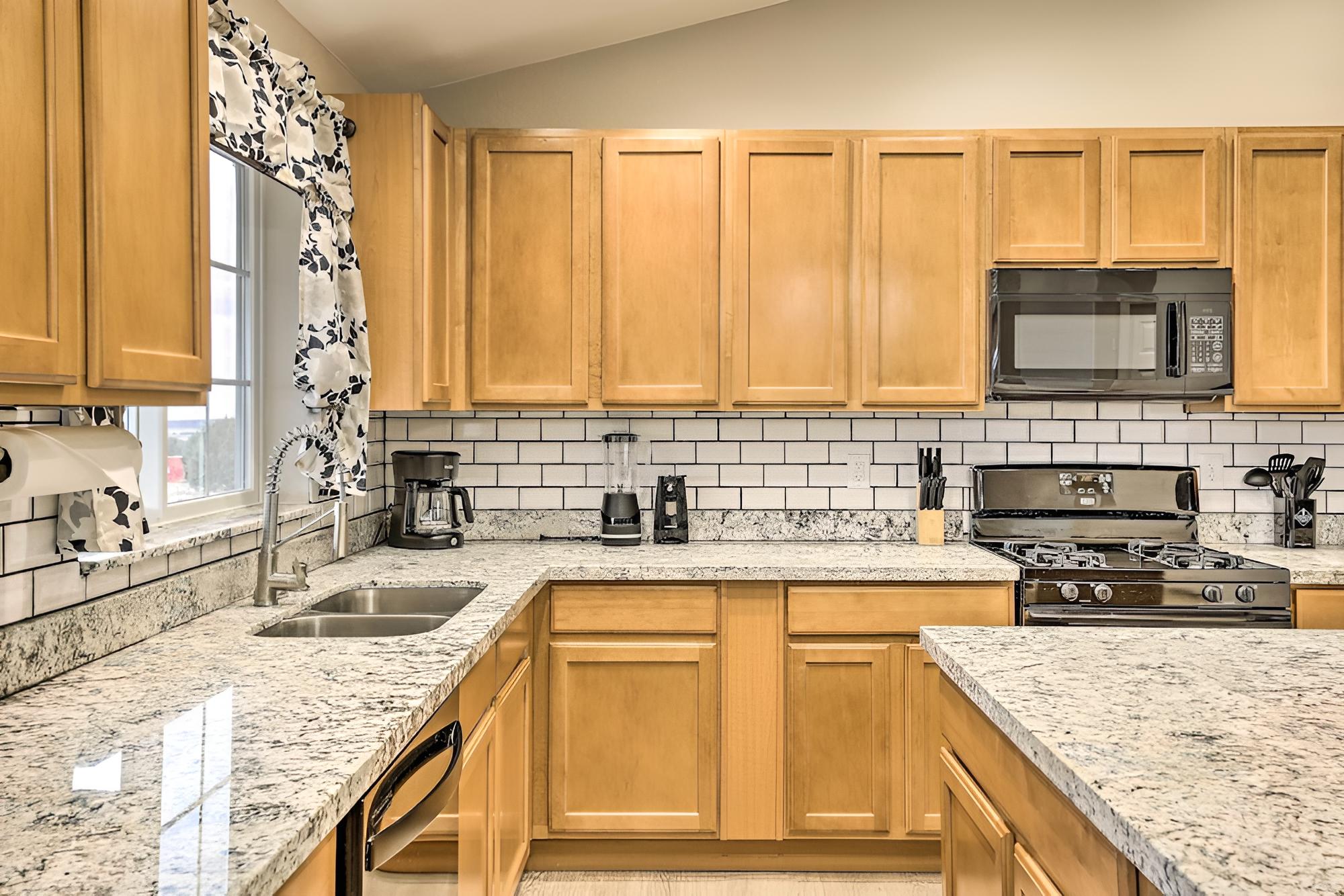 Show Low Home With White Mountain Lake Access! view 3