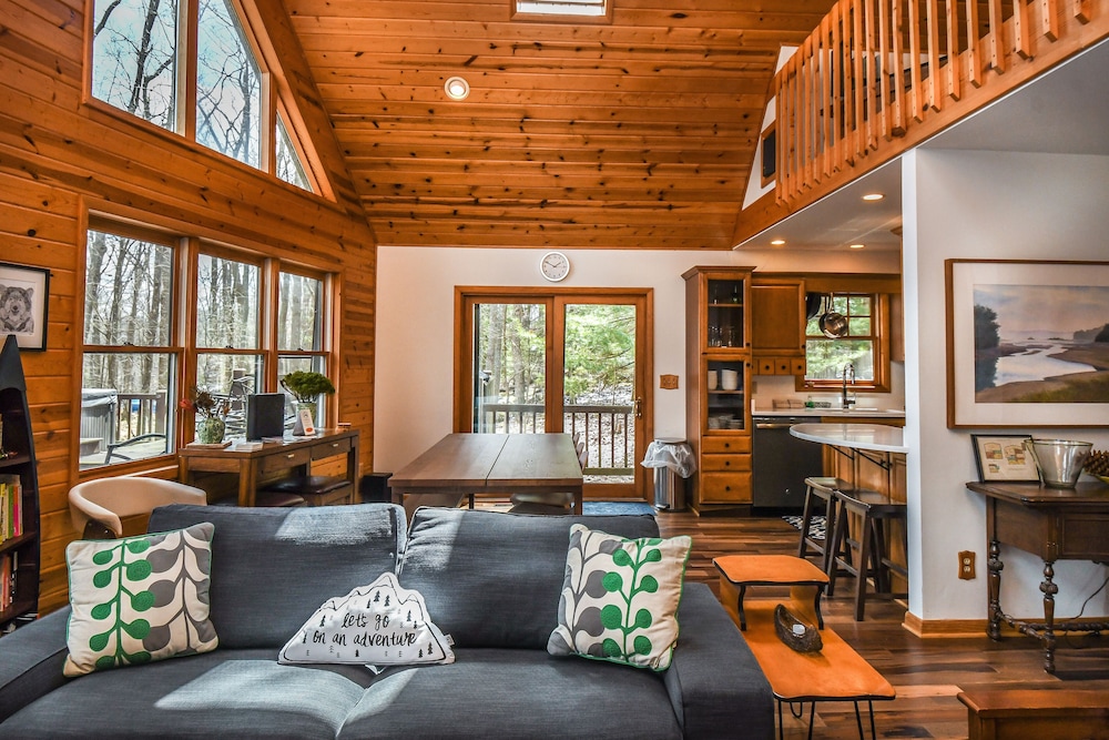 Swimming Bear Lodge view 5