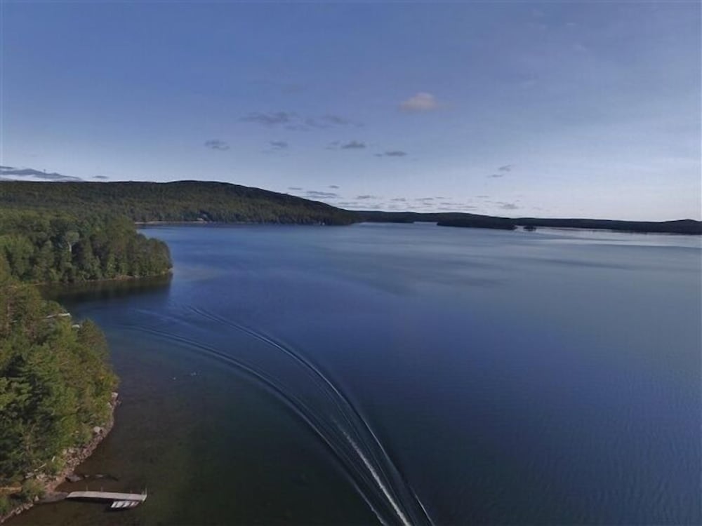 416 Papineau Lake 2 Bedroom Cottage