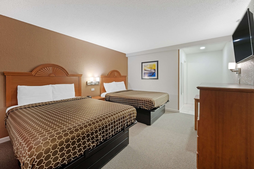 Rodeway Inn Terre Haute near University