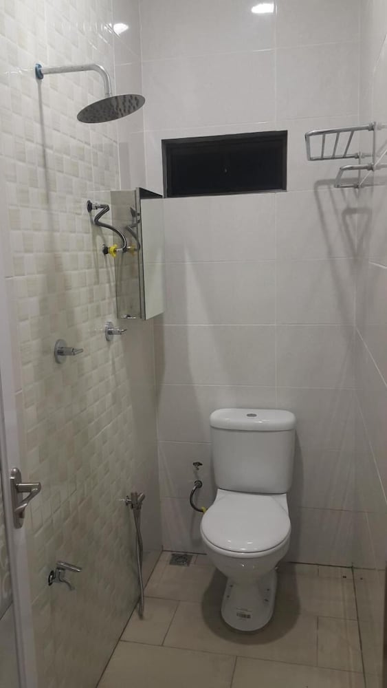 Mri Homestay Sg Buloh - 3 Br House on First Floor With Centralised Pool photo 8