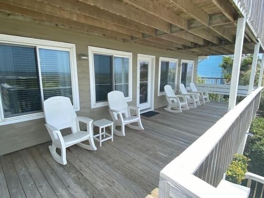 Due South - 5 Br Home