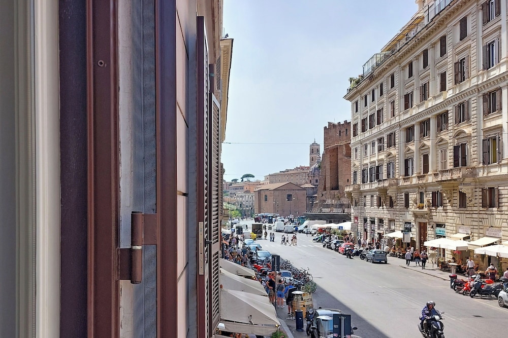 Luxury apartment near Fori Imperiali