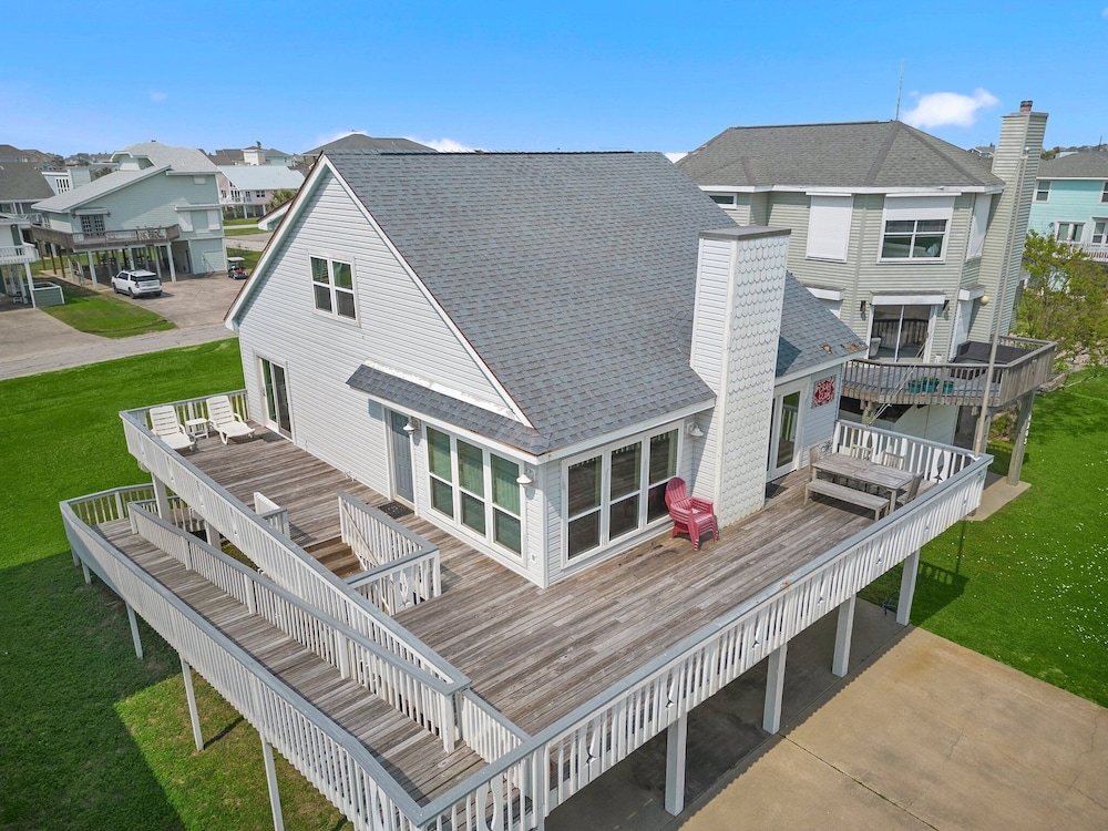 Crab Claw by Ryson Vacation Rentals