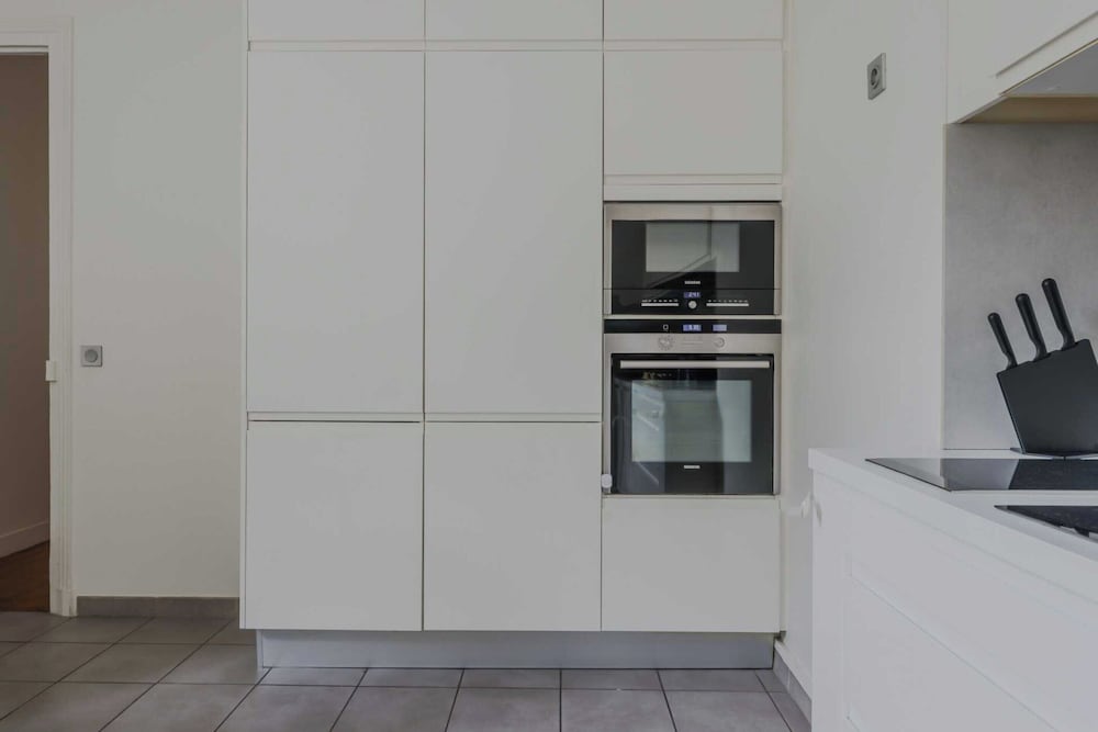 Spacious Apartment - 5br/12p - Chaillot