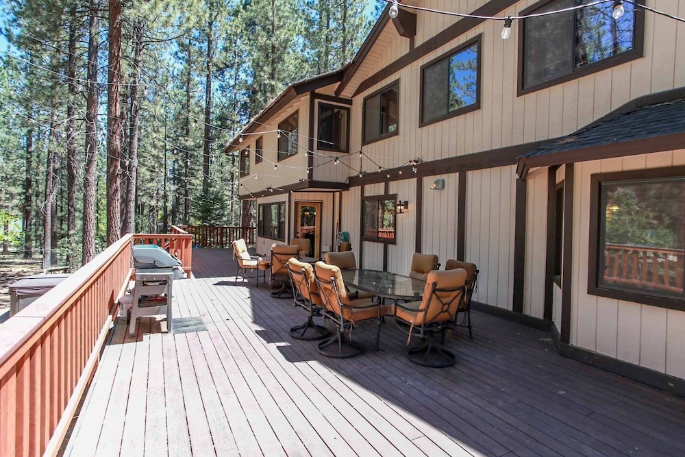 The Lodge At Snow Summit 6 Bedroom Residence by RedAwning