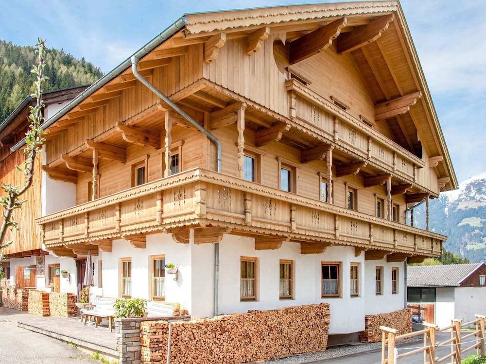 Apartment in Hainzenberg in a ski Area view 2