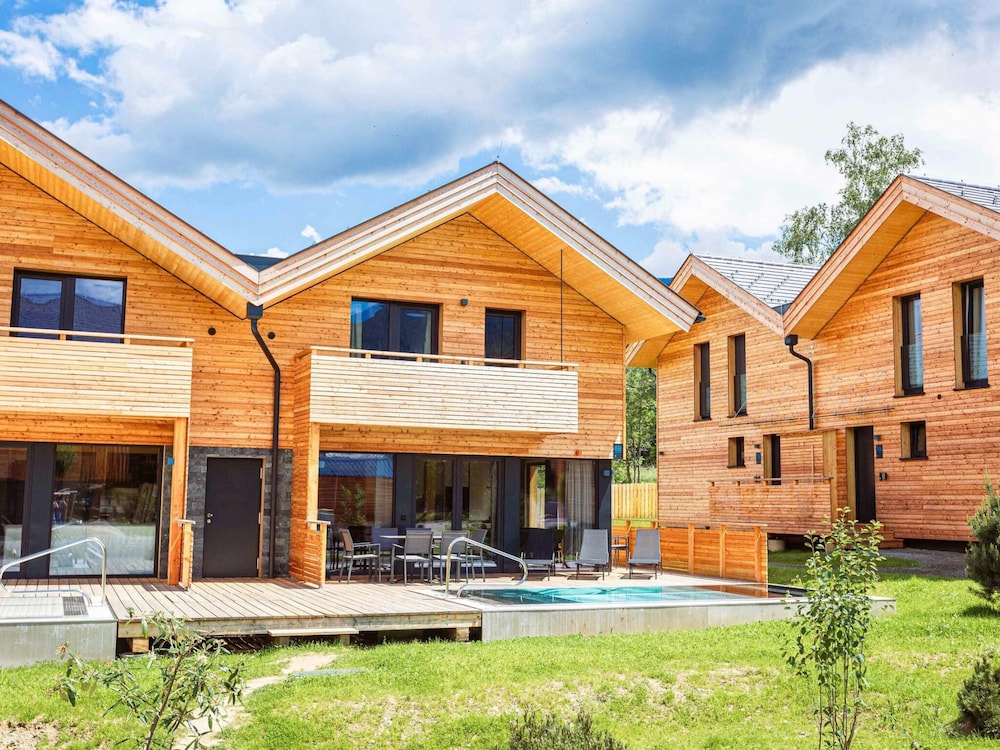 Attractive Holiday Home With Pool