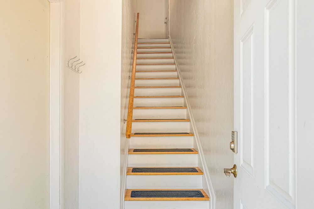 1 Mi to Tennyson St Shops & Eats: Laid-back Apt