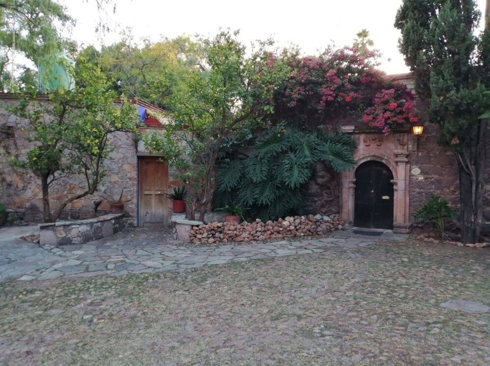 Casa de los Espíritus Alegres By Rotamundos