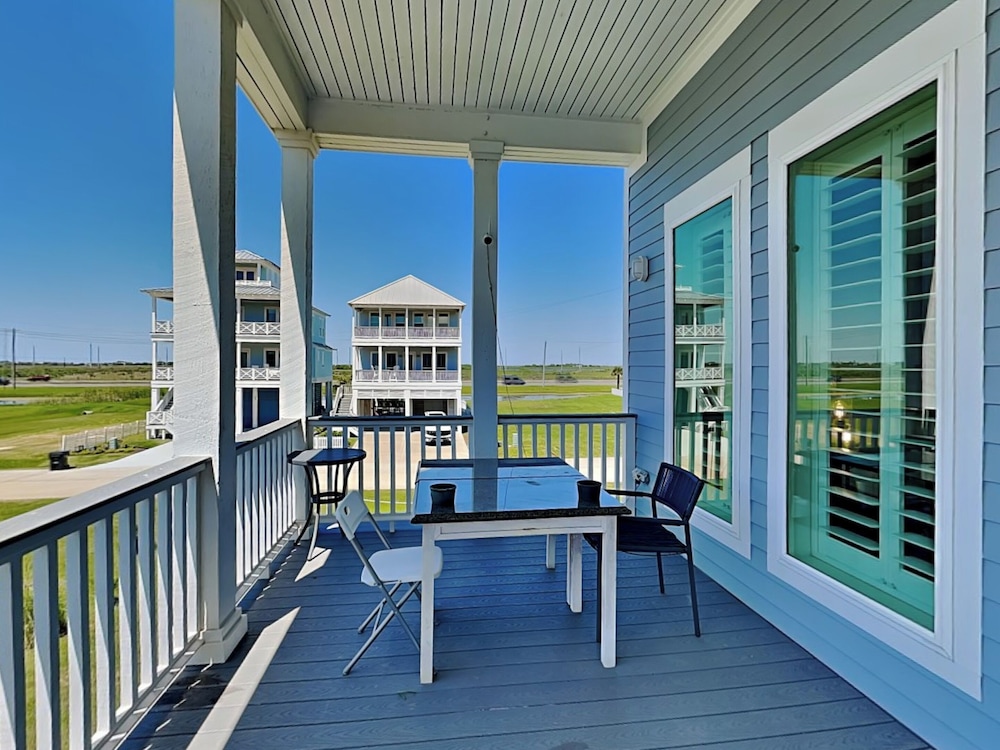 Seabreezy Lane by Ryson Vacation Rentals