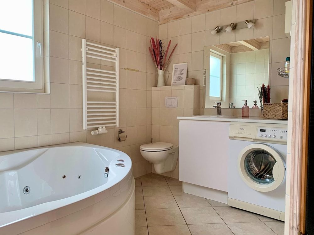 Lovely Holiday Home in Dummer Near Lake