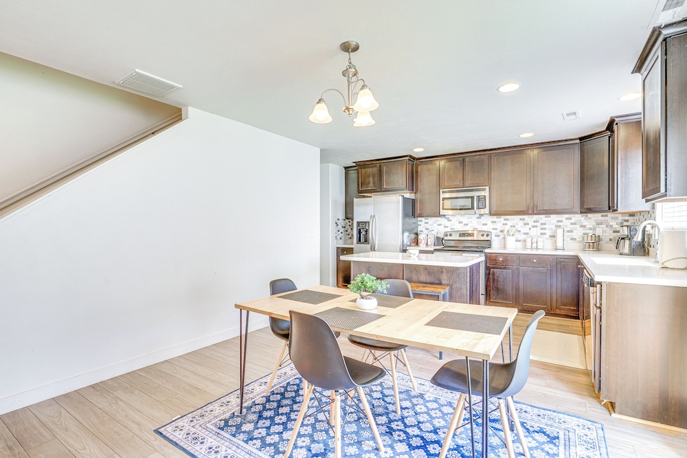 9 Mi to Downtown Slc: Peaceful Home w/ Pool Access