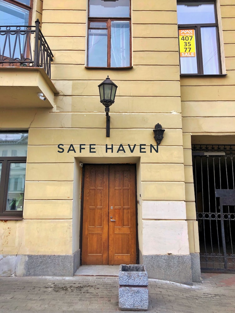 Safe Haven Apart Hotel view 3