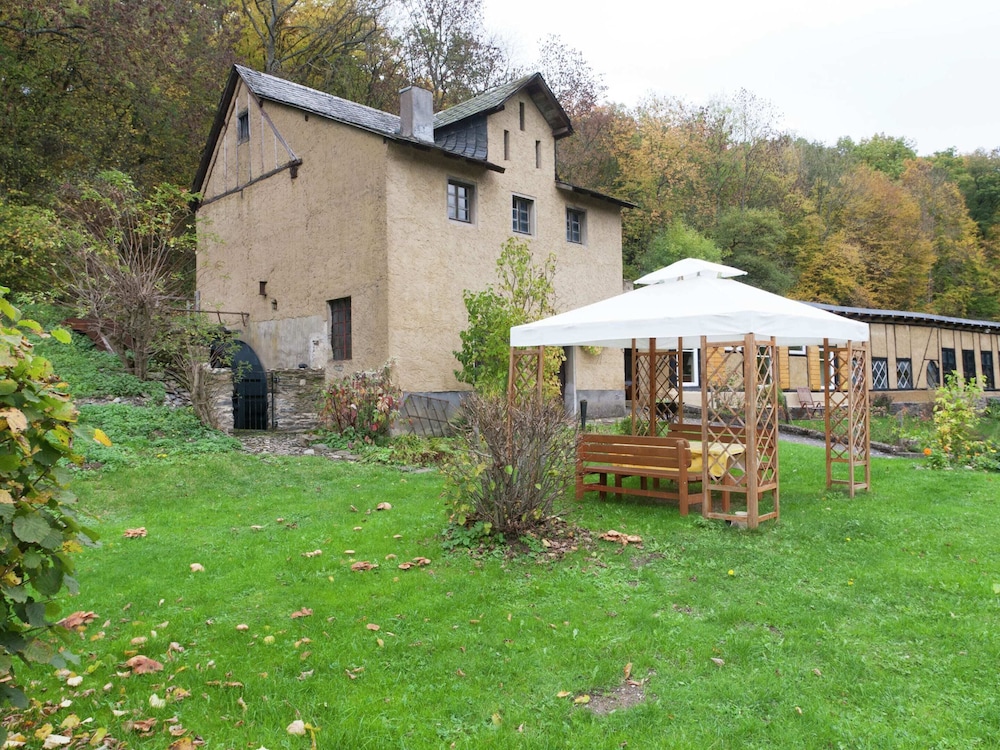Idyllic Studio Apartment Near Kaifenheim and Near the Forest - Property Image 1