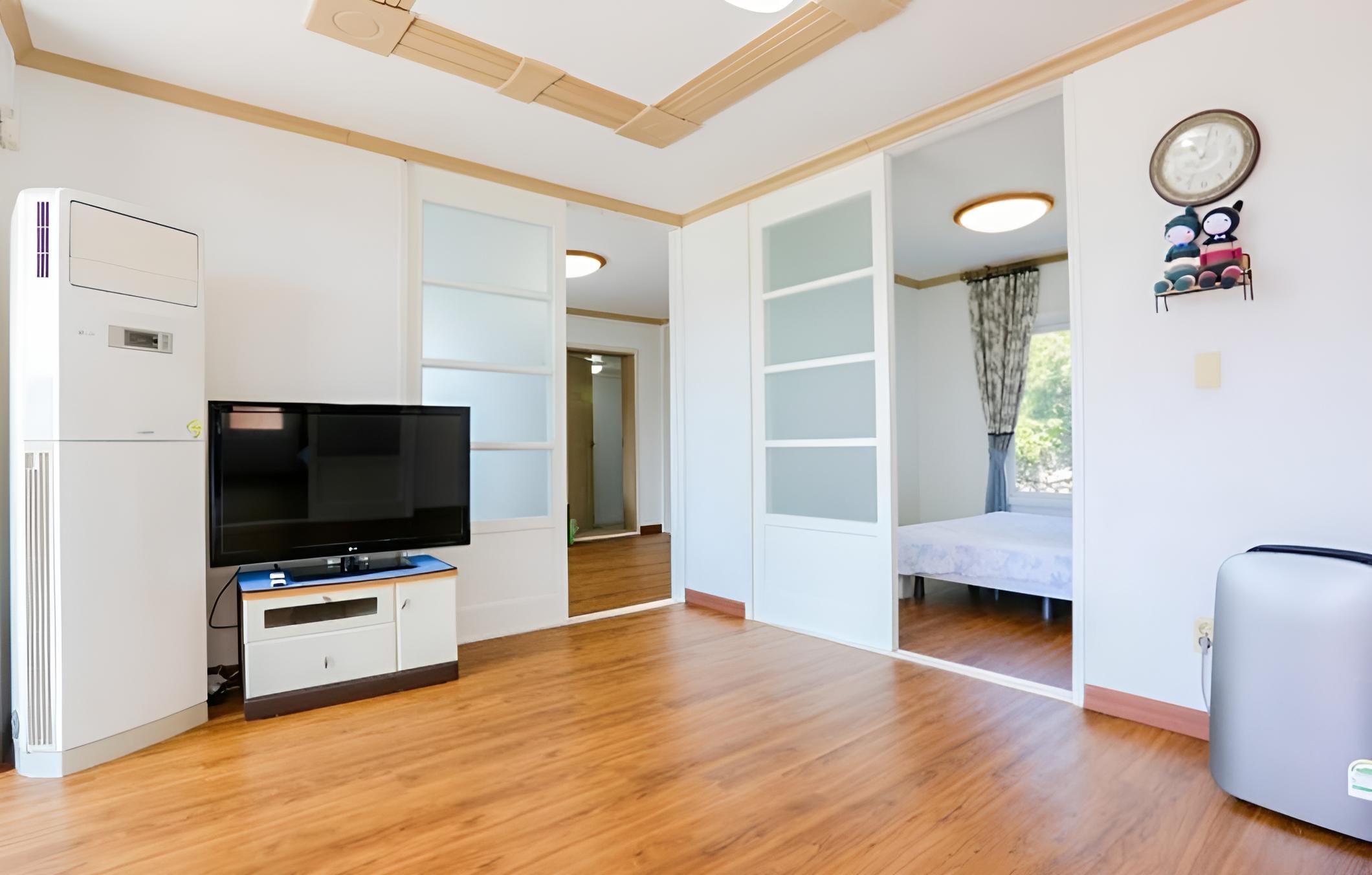 Seogwipo Bangulpungdengi Pension view 2